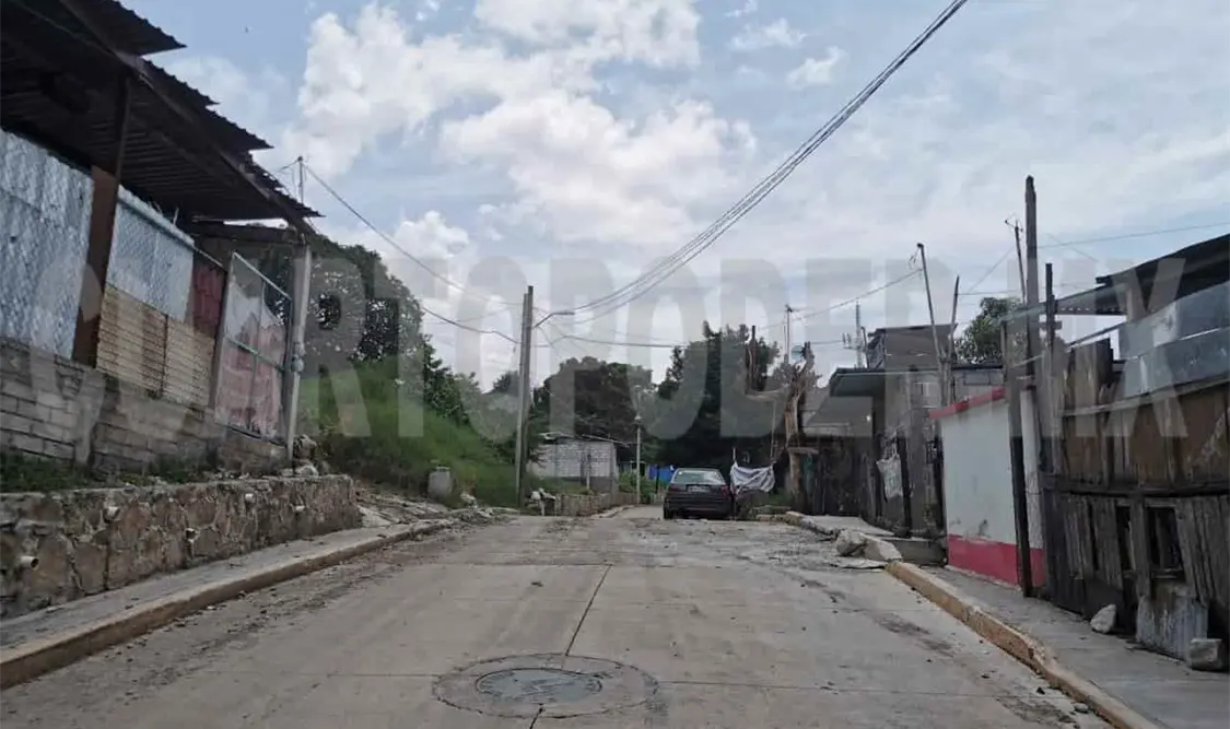 En esta zona de Tuxtla denuncian abandono en obra pública. CP
