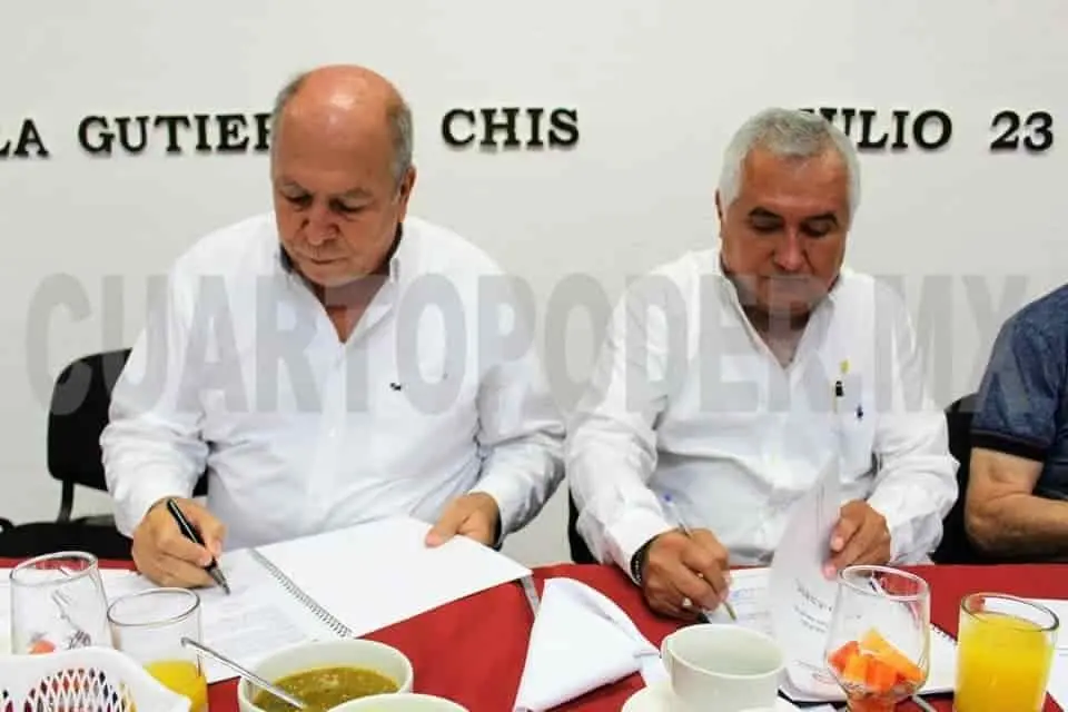 En este marco se realizó la firma de acta de instalación y toma de protesta de la Comisión Mixta CMIC-SOP. CP