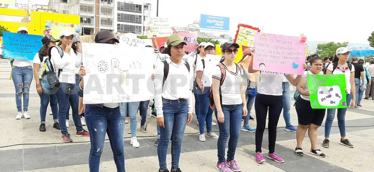 Estudiantes demandan más espacios en Normales