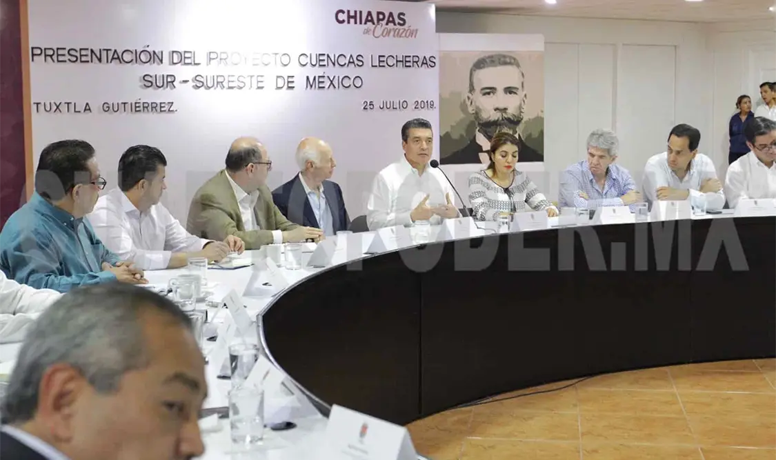 El gobernador Rutilio Escandón Cadenas revisó a detalle el proyecto “Cuencas lecheras sur-sureste de México”. CP