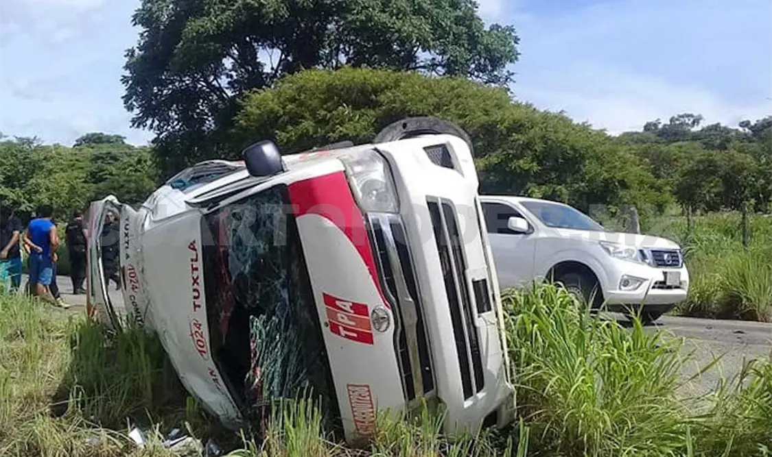 Volcadura de colectivo se saldó con 10 lesionados