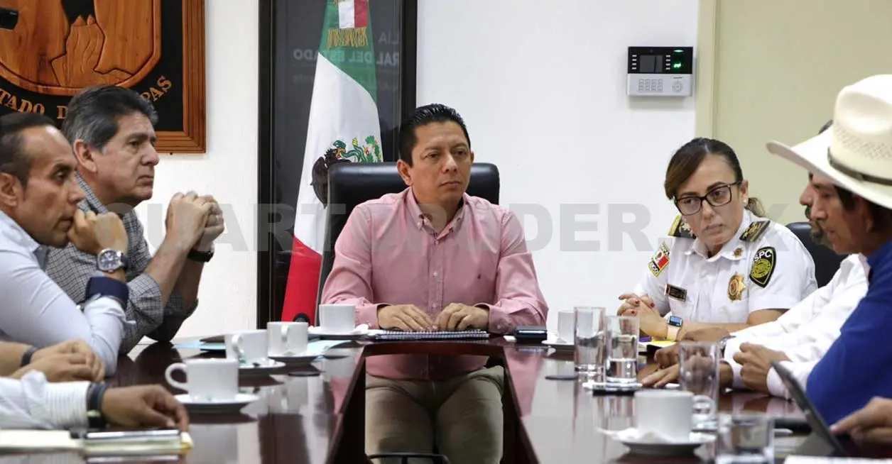 Se reúne fiscal con presidentes municipales