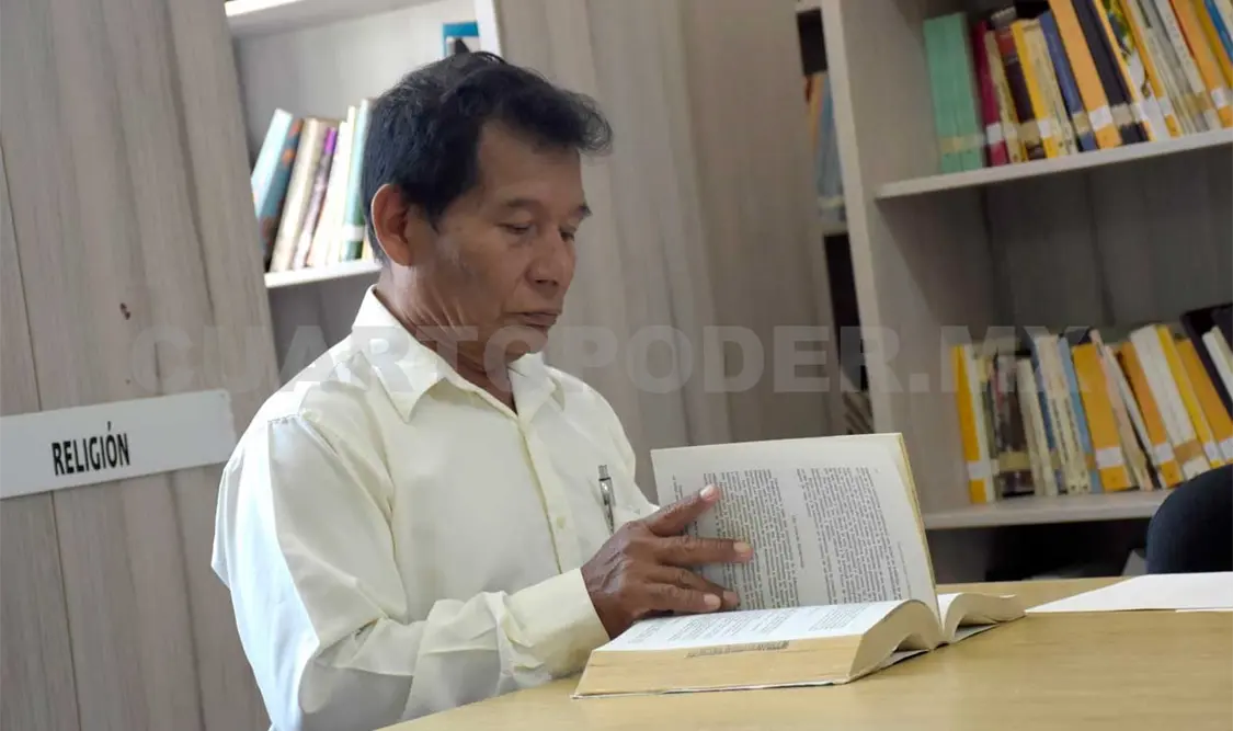 A los 64 años, Romualdo concluye la secundaria