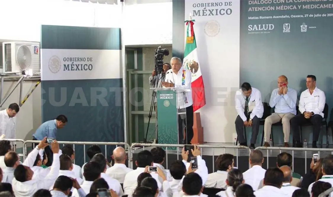 En gira por Oaxaca, el mandatario dijo que se mejora la infraestructura hospitalaria. Twitter