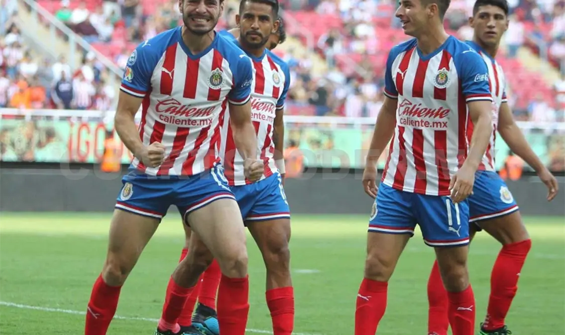 Chivas consigue primera victoria ante Tigres