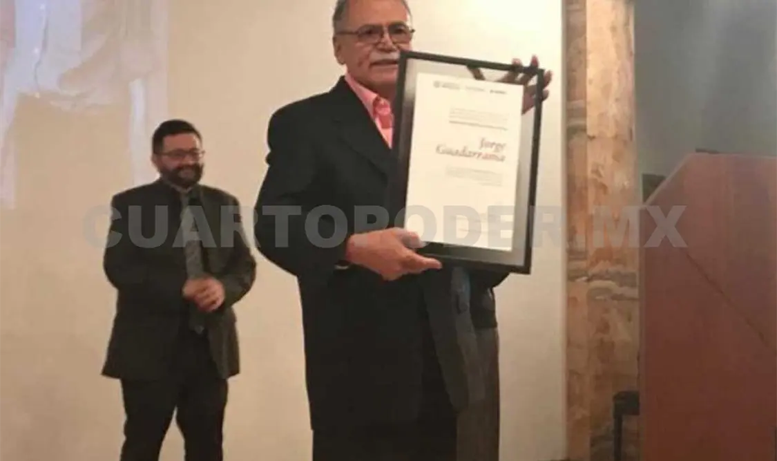 Jorge Guadarrama recibe homenaje por trayectoria