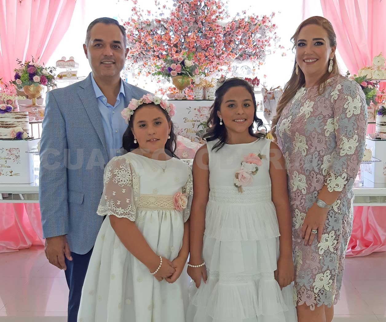 Hermanitas en su primera comunión