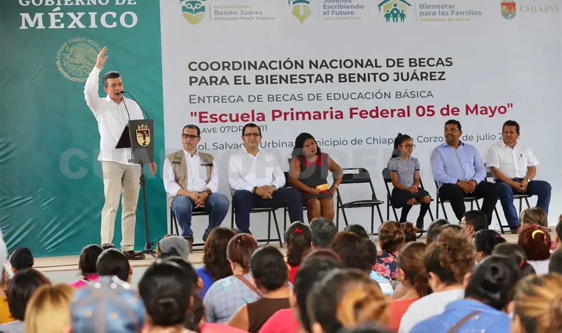 Con las becas mejoramos el porvenir de los jóvenes