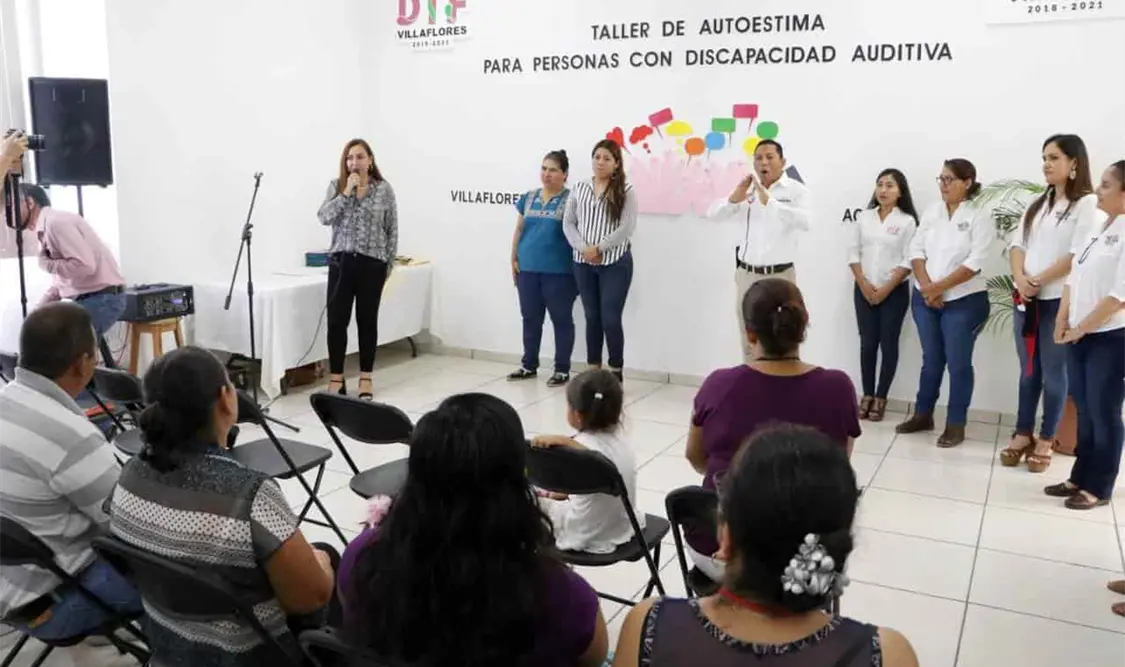 En su mensaje, la presidente del DIF resaltó la importancia de estos talleres, ya que la autoestima es parte del desarrollo personal. CP