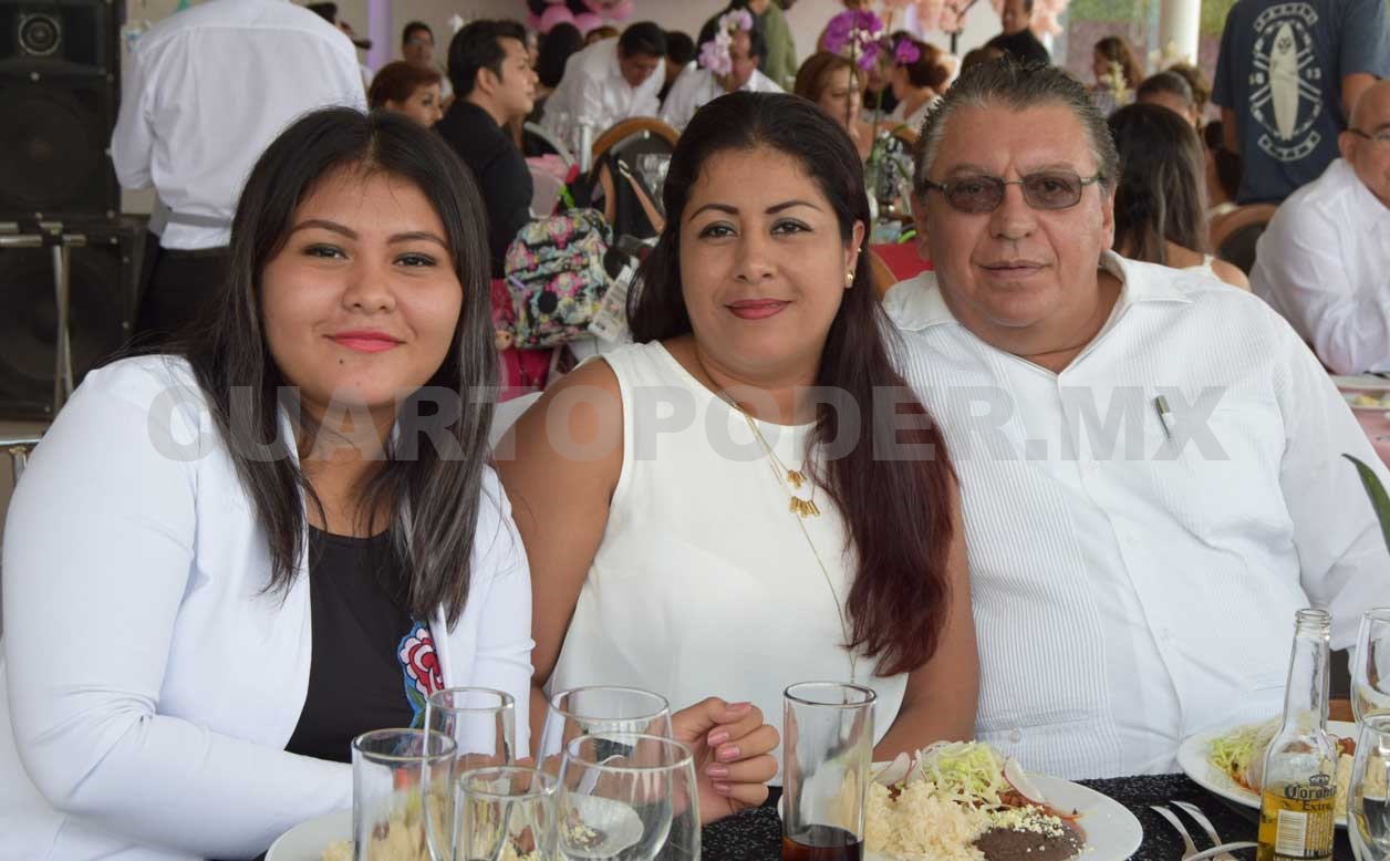 ¡Muchas felicidades, Lupita!