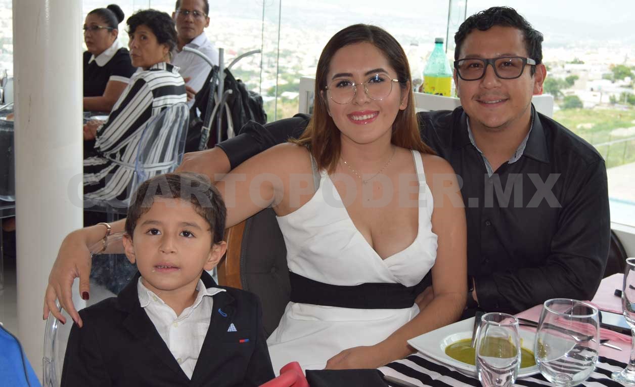 ¡Muchas felicidades, Lupita!