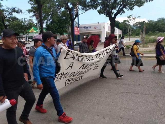 Caravana de desplazados parte a Ciudad de M xico