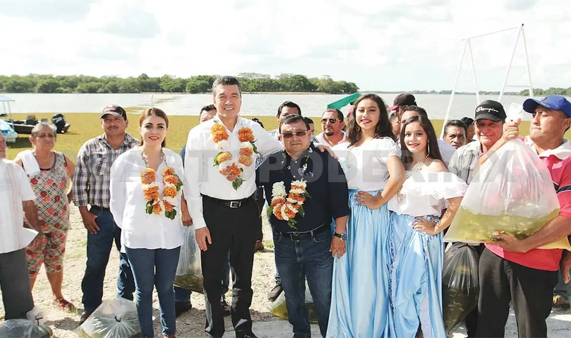 El gobernador asumió su compromiso de elevar la rentabilidad de los cultivos y mejorar el crecimiento económico. CP