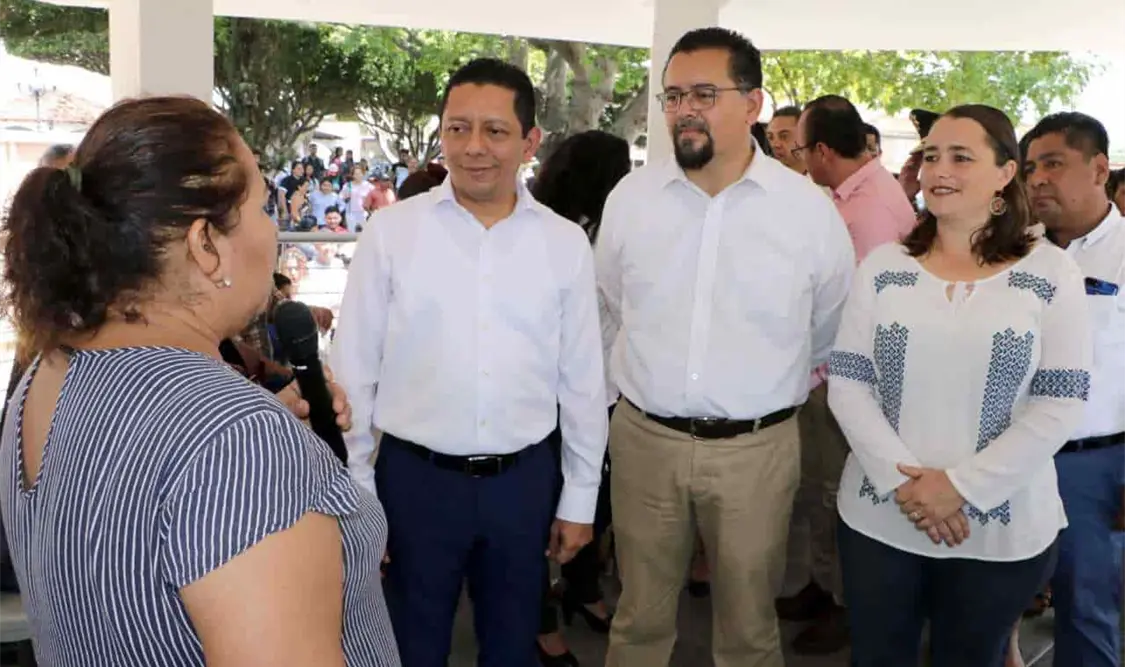 El fiscal general en compañía de las autoridades realizó un recorrido por los diferentes stands de información que se instalaron. CP