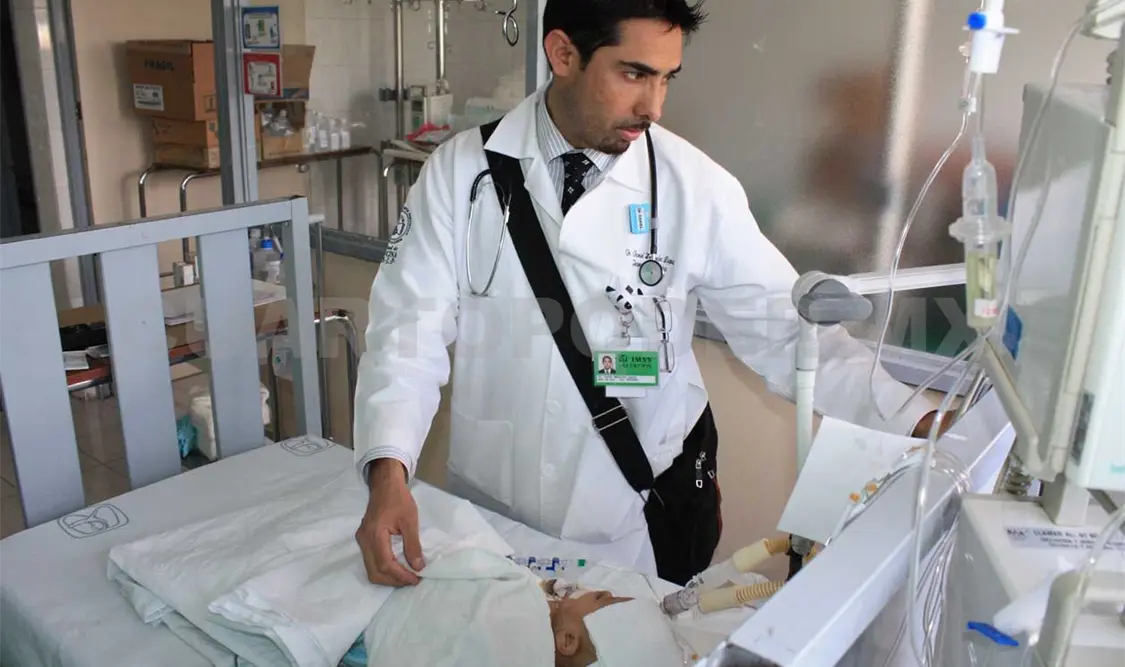 Piden crear 80 mil plazas para sector salud