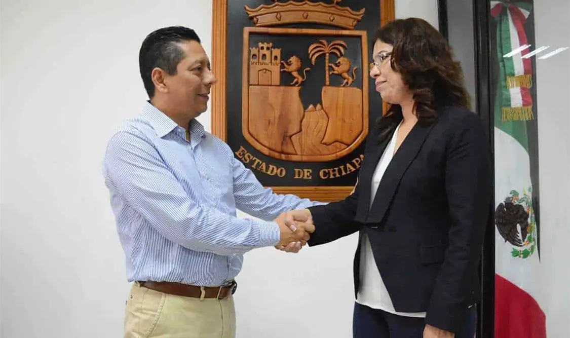 El fiscal general Jorge Luis Llaven Abarca sostuvo una reunión de trabajo con la secretaria de Educación del Estado. CP