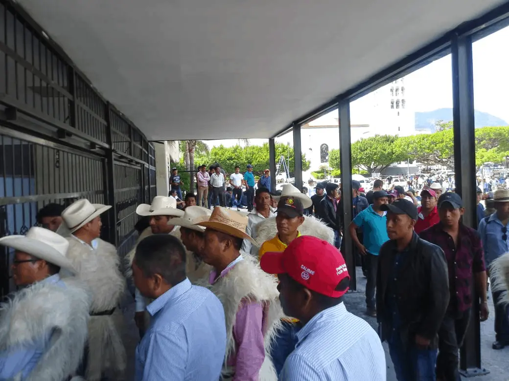 Habitantes de San Juan Chamula piden se respete el plebiscito.Guillermo Ramos / CP