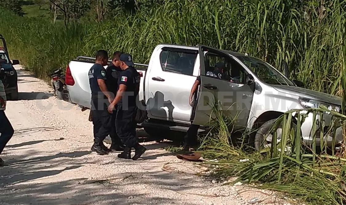 “El Payo” arribó hasta un domicilio en Dos Arroyos a bordo de su camioneta, descendiendo con un arma corta de fuego en la mano. Genaro Sánchez / CP