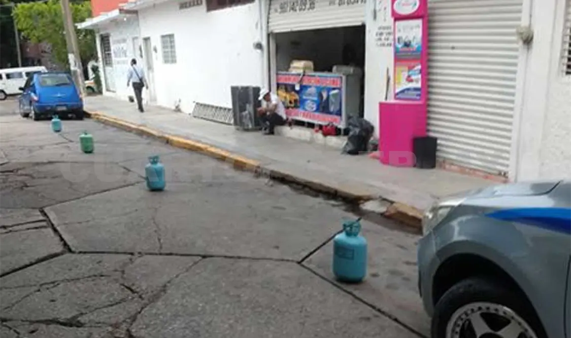 Denuncian a empresa por apropiarse de vía