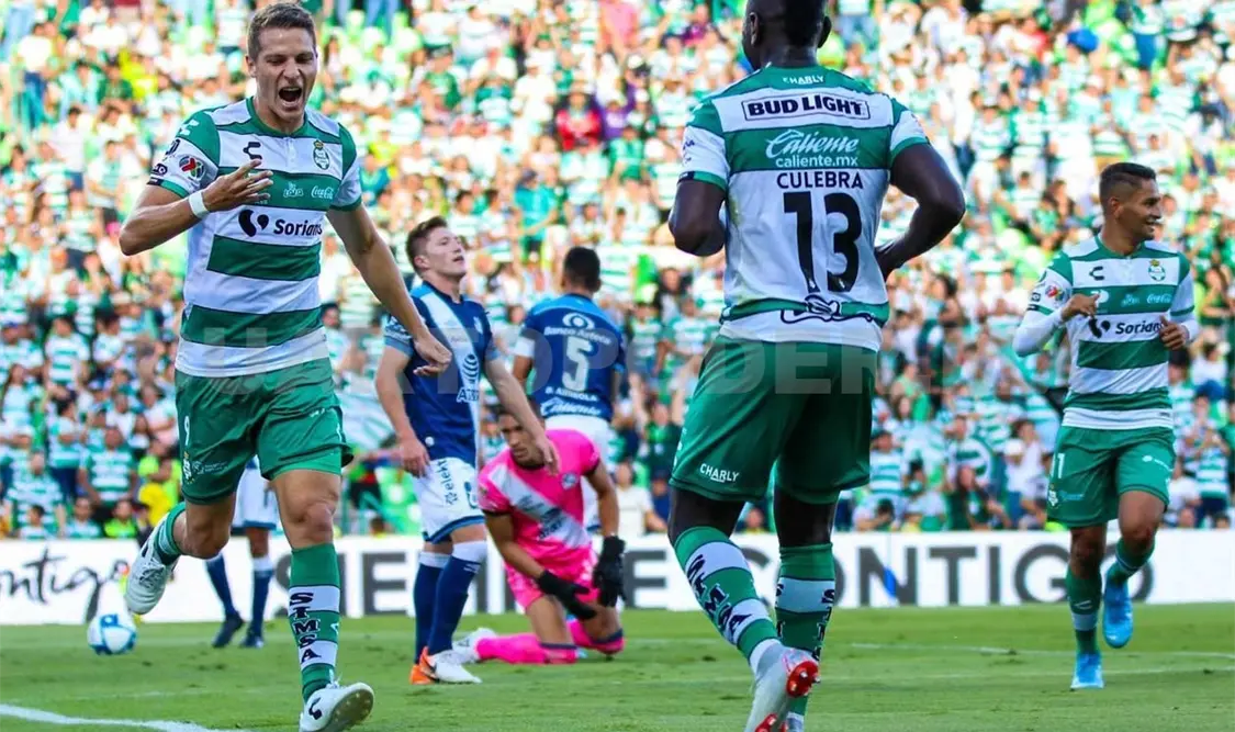 Santos golea a Puebla y lidera el Apertura