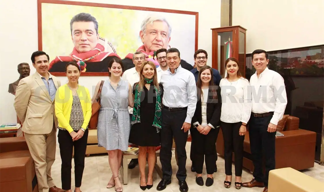 Gobernador se reúne con delegación de inversionistas