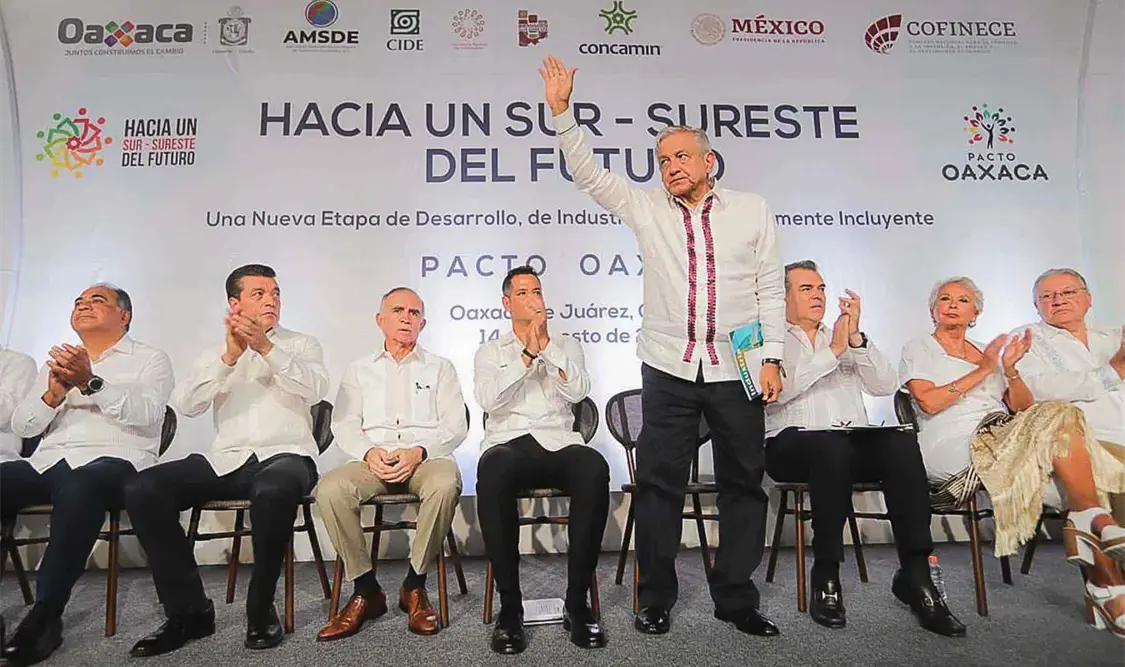 Tras fungir como testigo de honor, el presidente López Obrador refrendó su respaldo para el desarrollo del sur-sureste. CP