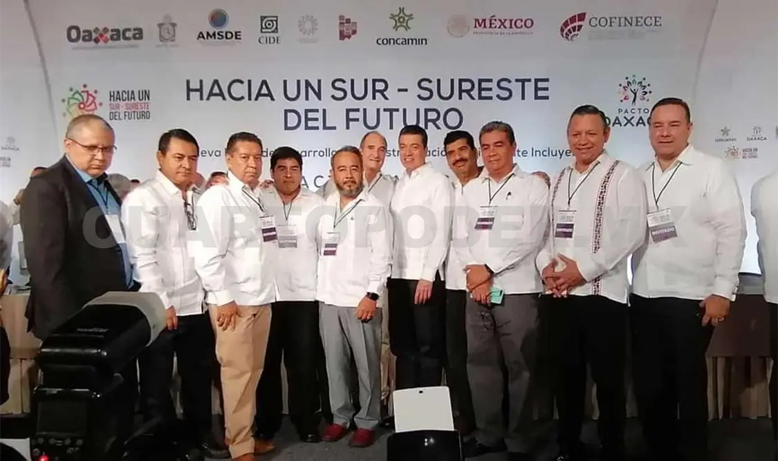 Empresarios celebran firma del Pacto Oaxaca