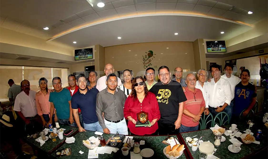 Rinden homenaje a José Luis Mendoza