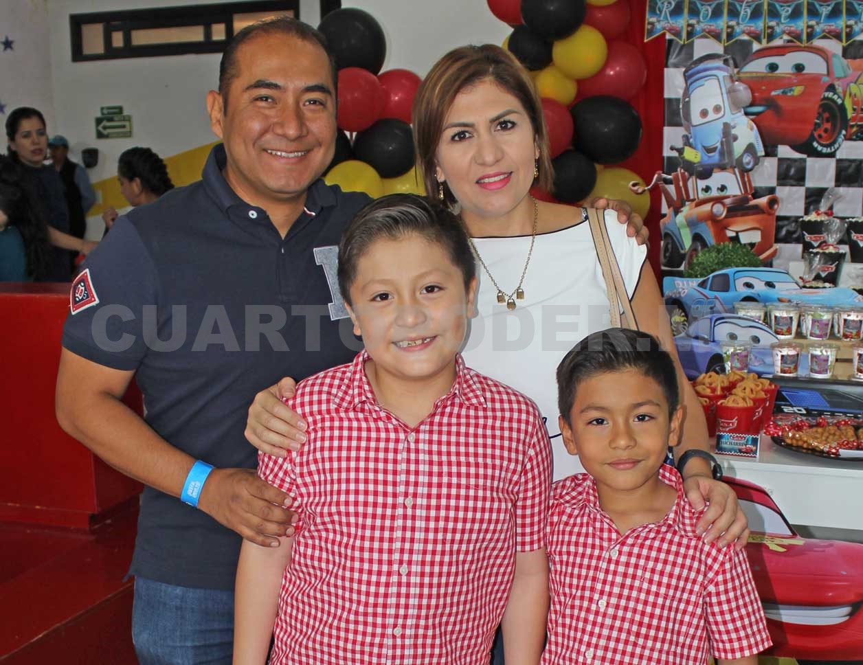 Hermanitos celebraron su cumple