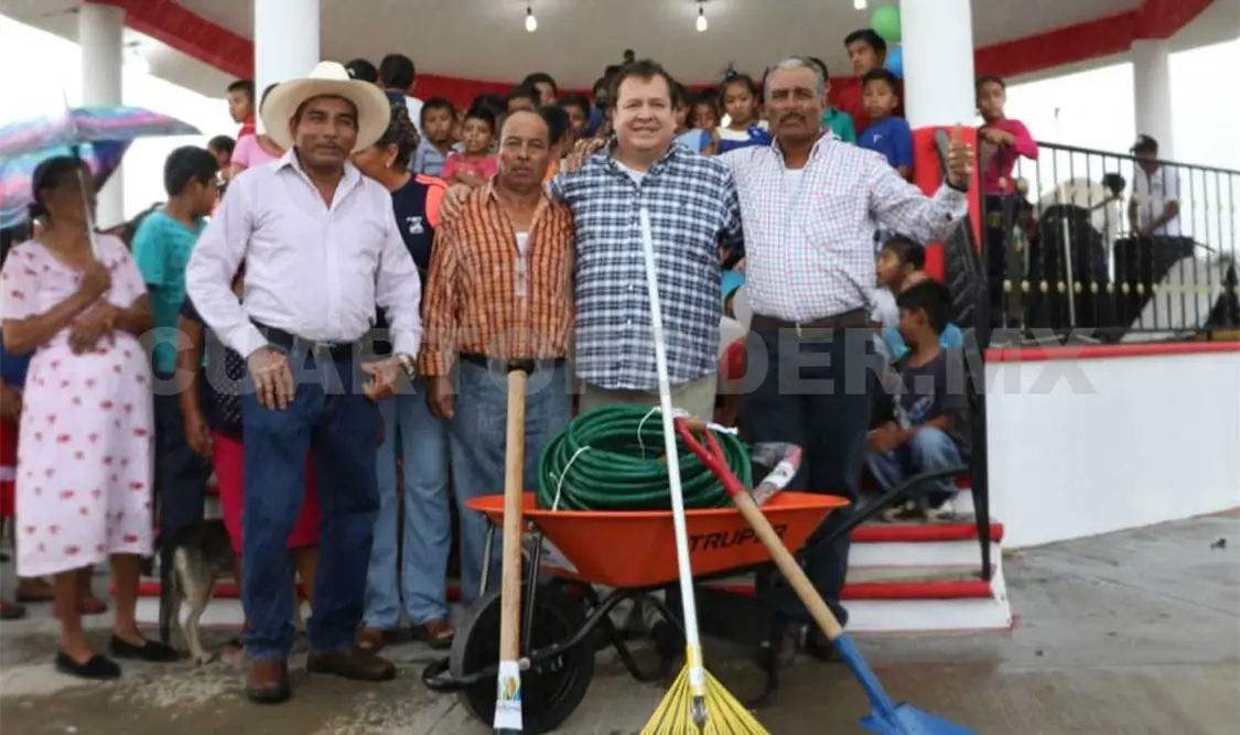 Entrega alcalde quinto parque remodelado