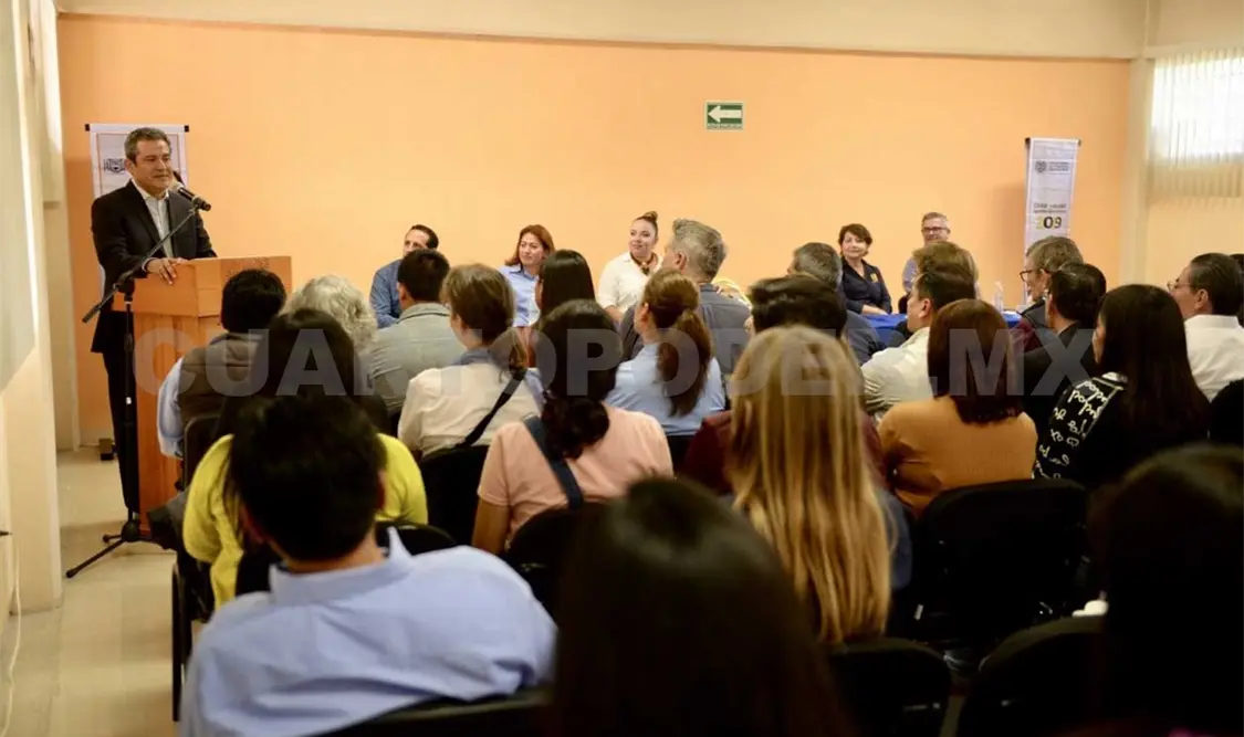 Da rector bienvenida a alumnos de nuevo ingreso