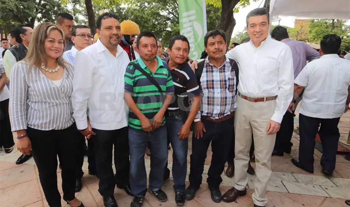 Empresa presenta proyectos a favor de productores