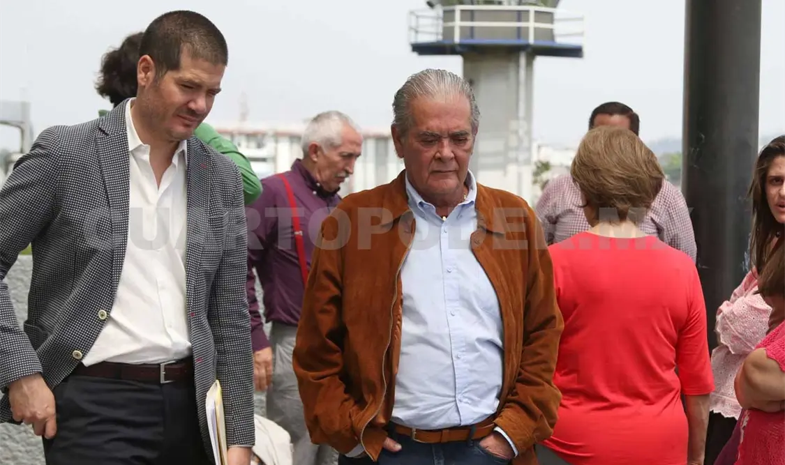 Los abogados Javier Olea y Alejandro Olea acudieron al Centro Femenil de Readaptación Social de Santa Martha Acatitla. El Universal