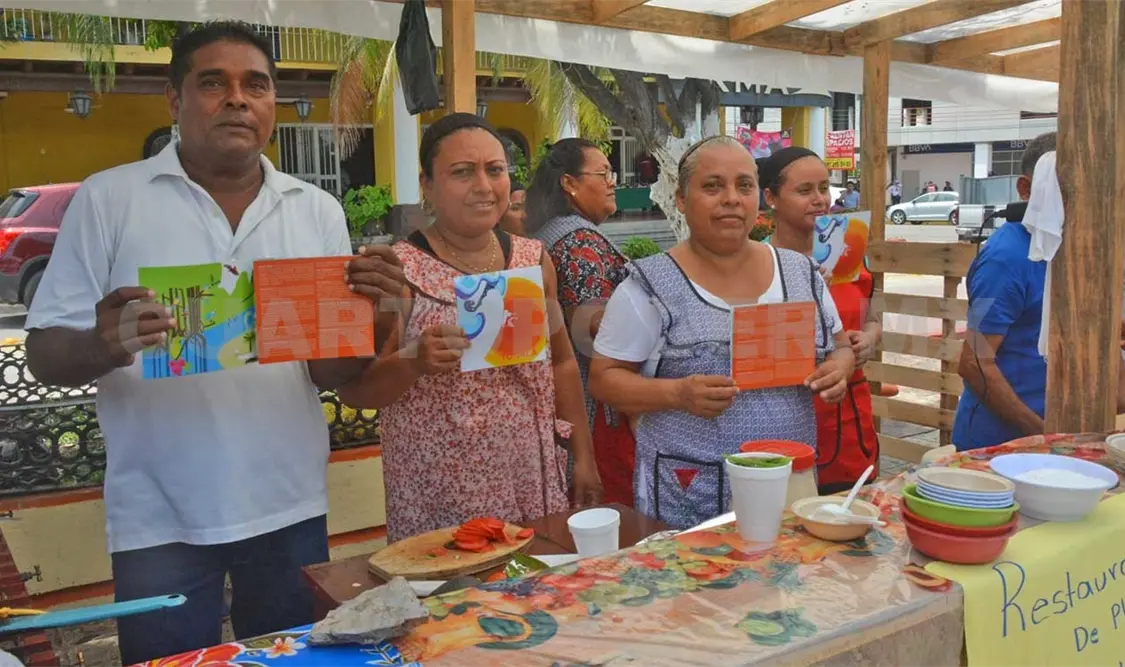 Expusieron diversos platillos y bocadillos típicos de la región. Noel Vázquez / CP