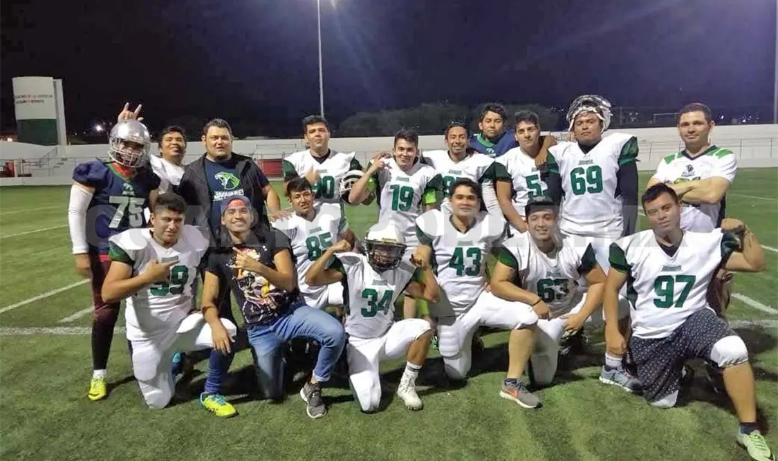 Unicach sostuvo scrimmage ante Lobos