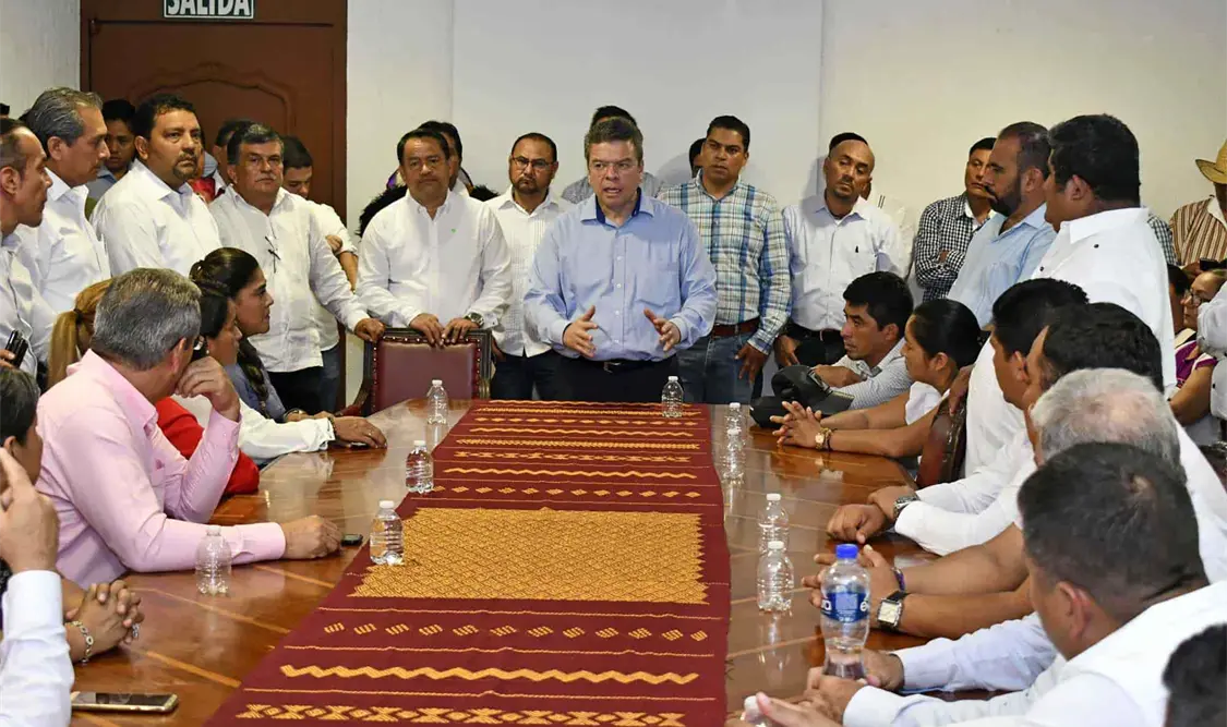 El titular de la política interna de Chiapas llama a los y las presidentas municipales a gobernar con imparcialidad. Cortesía