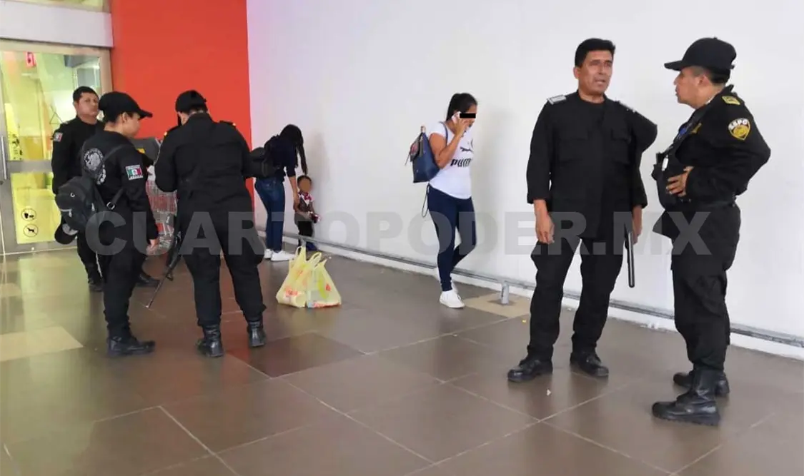 Aseguran a mujer y compañía por robo