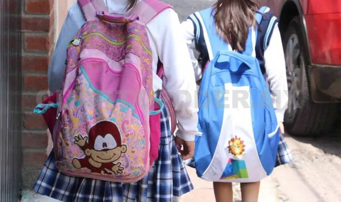Los niños de preescolar, primero y segundo grado de primaria, y primero de secundaria aprenderán según el nuevo modelo educativo. Twitter