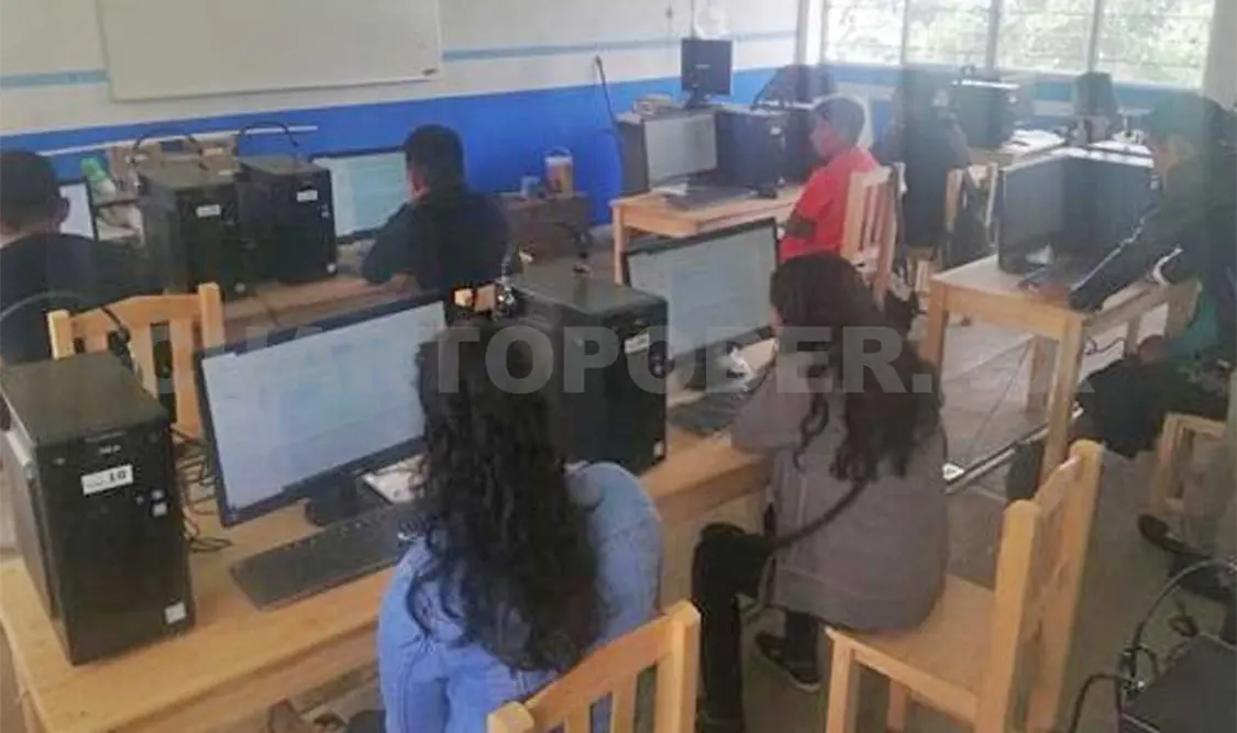 La segunda etapa consistirá en la distribución del Internet en cada uno de los espacios de las unidades académicas. CP