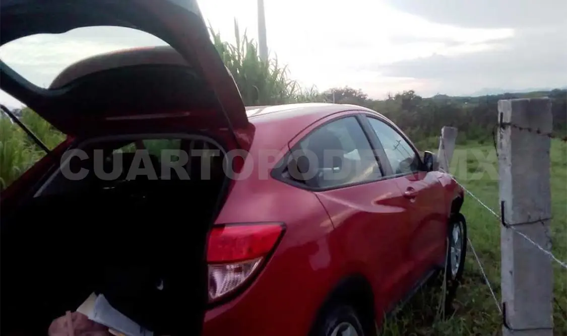 La policía federal ordenó que la camioneta accidentada fuera remitida a un corralón oficial. Isaac Jiménez / CP