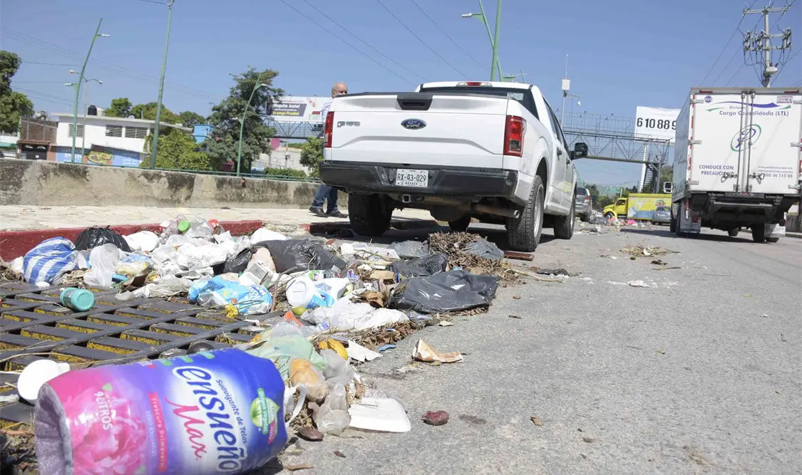 Sobre la 8a Norte se pudo observar material de arrastre y desechos. Guillermo Ramos / CP