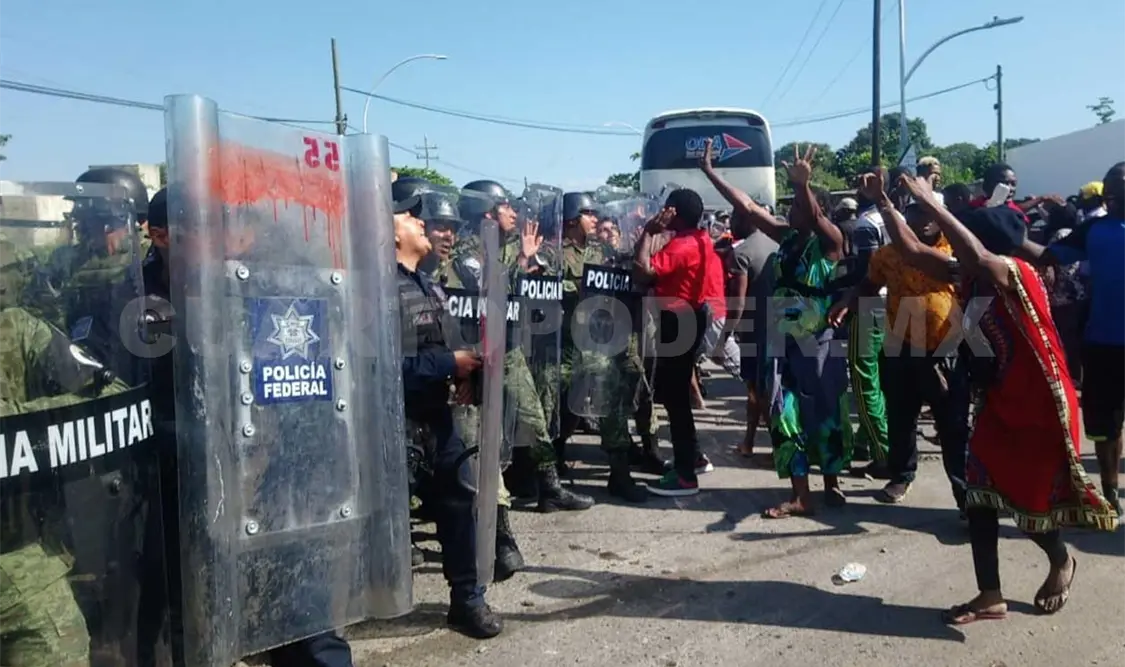 Se enfrentan guardias contra africanos