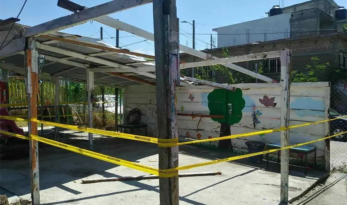 Sin techo quedó gran parte de la estructura donde juegan los menores. Ricardo López / CP
