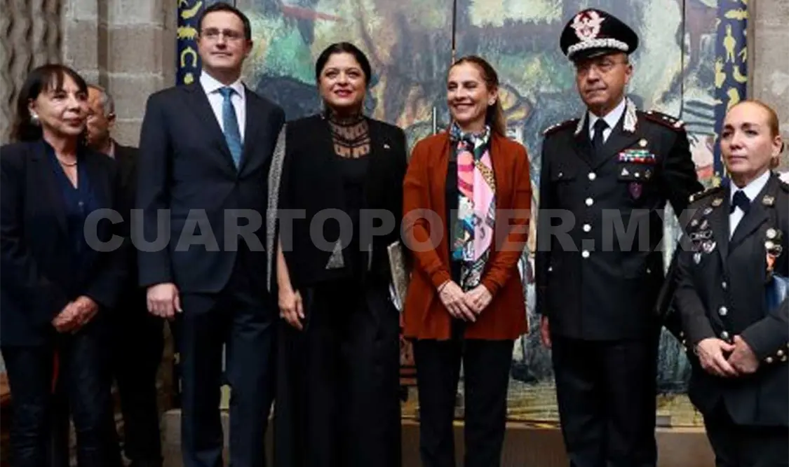 La esposa del presidente de la República estuvo presente en la apertura de la exposición “Memoria de milagros. Exvotos mexicanos”. Cortesía