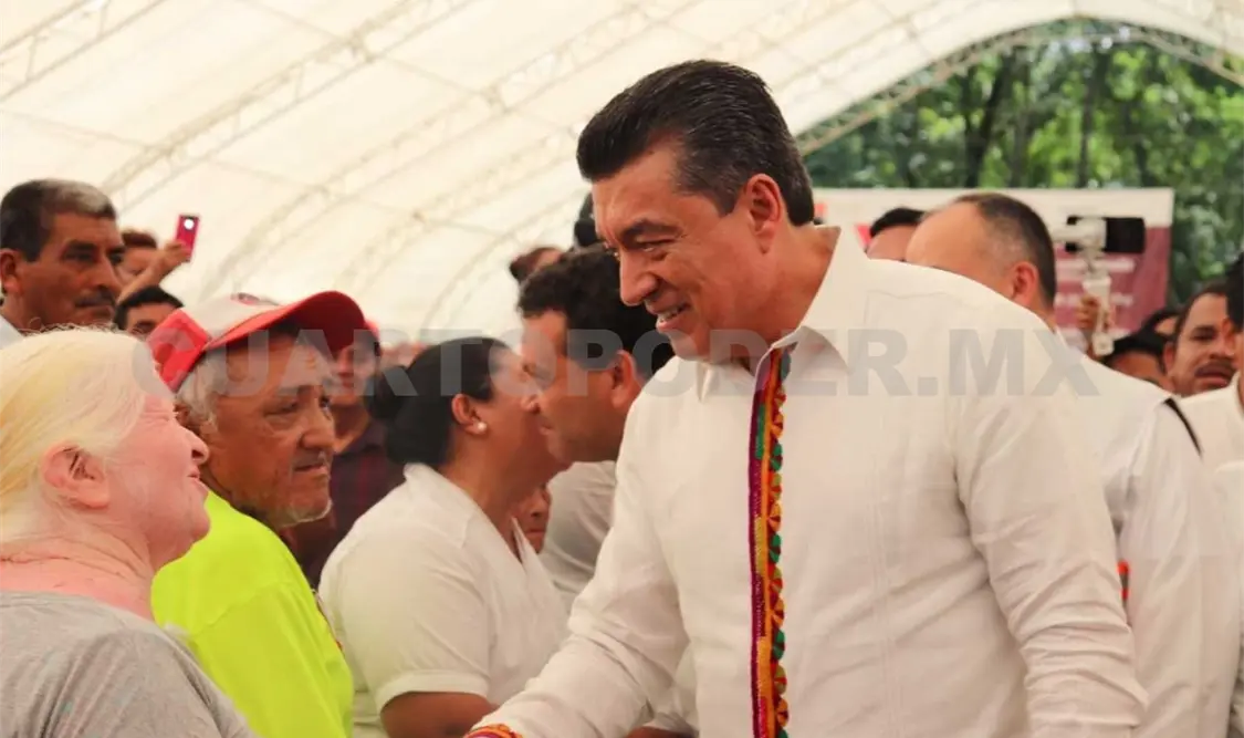 Entregan apoyo del Fonden en Huixtla