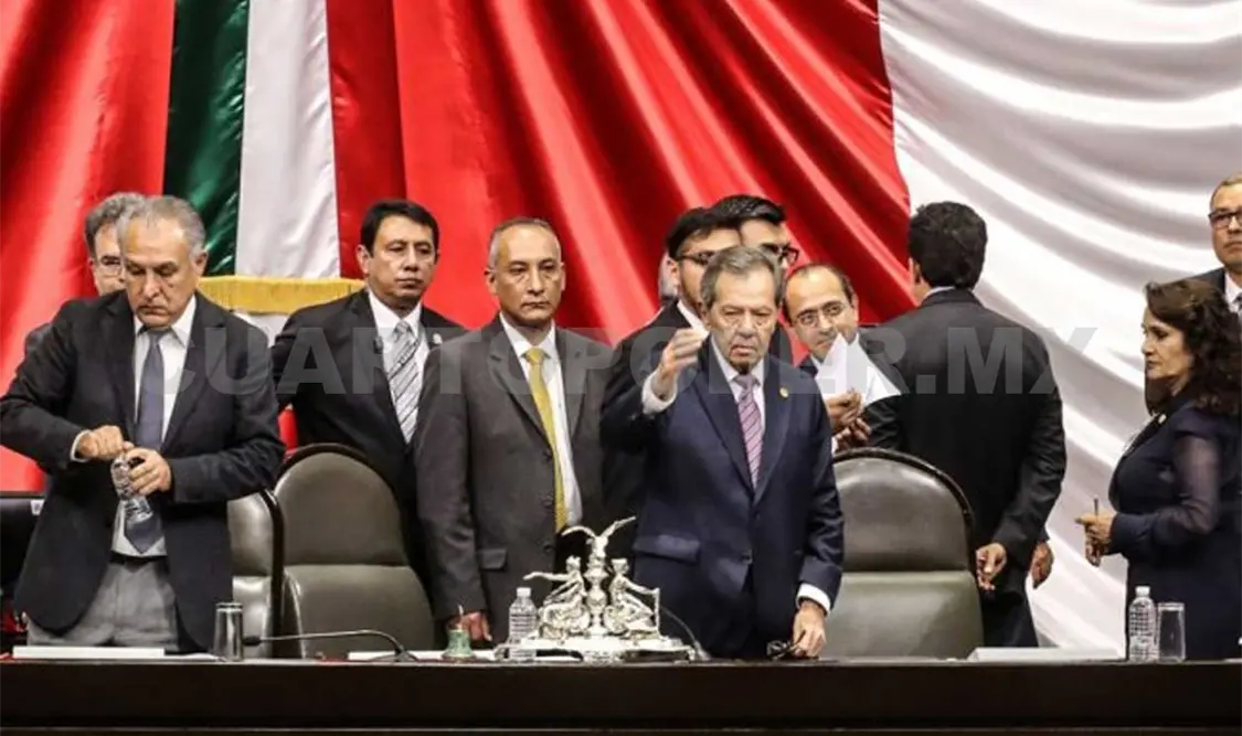 Muñoz Ledo citó para hoy domingo a sesión de Congreso General para recibir el informe presidencial. Agencias