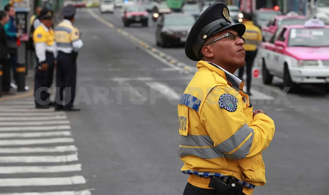 Policías de tránsito realizarán cortes a la vialidad. Agencias