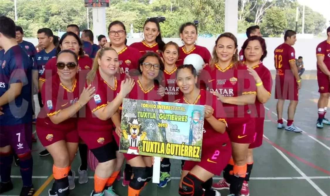 En dos sets continuos, el cuadro anfitrión se llevó el primer lugar sobre la cancha universitaria. Cortesía
