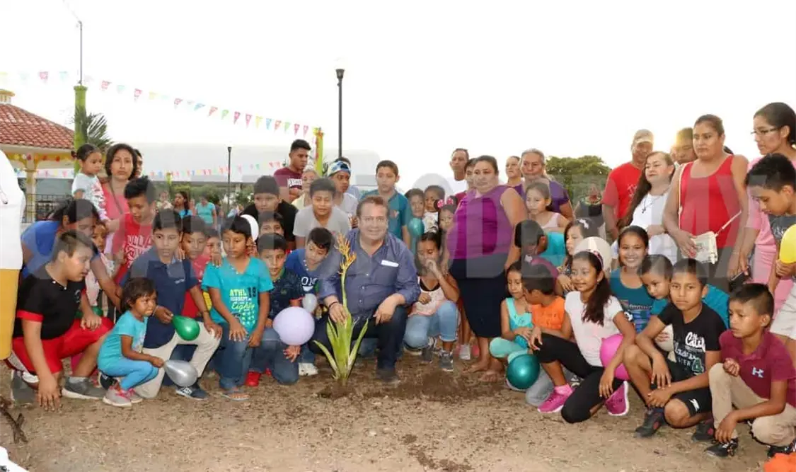 Mariano Rosales anunció que después de entregar los parques de las comunidades, entregará otros en la cabecera municipal. CP