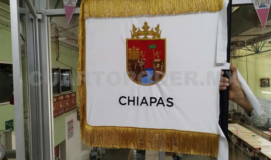 Reconocen elaboración de materiales para el Desfile
